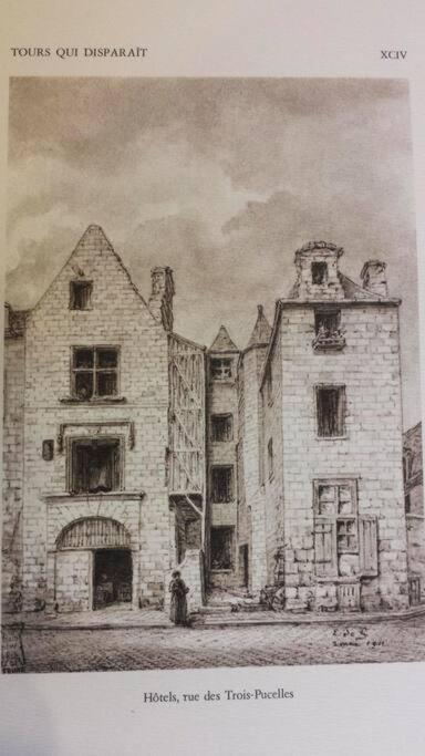 Appartement De Caractere Au Coeur Du Vieux Tours Bagian luar foto