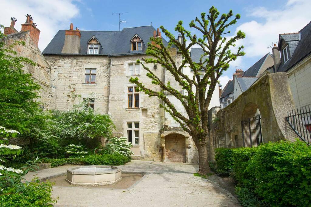 Appartement De Caractere Au Coeur Du Vieux Tours Bagian luar foto