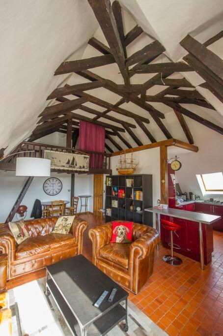 Appartement De Caractere Au Coeur Du Vieux Tours Bagian luar foto