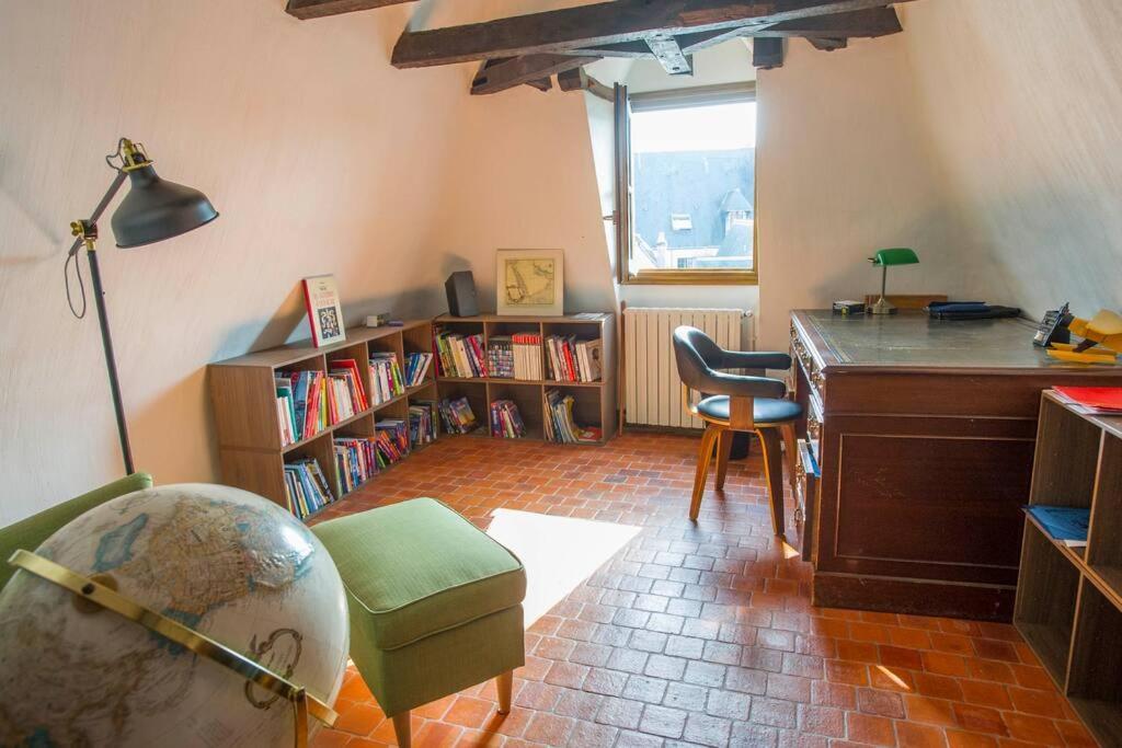 Appartement De Caractere Au Coeur Du Vieux Tours Bagian luar foto